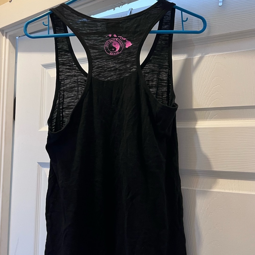 T & C Surf Designs Hawaii black and pink “hi” lightweight tank top - Picture 4 of 4
